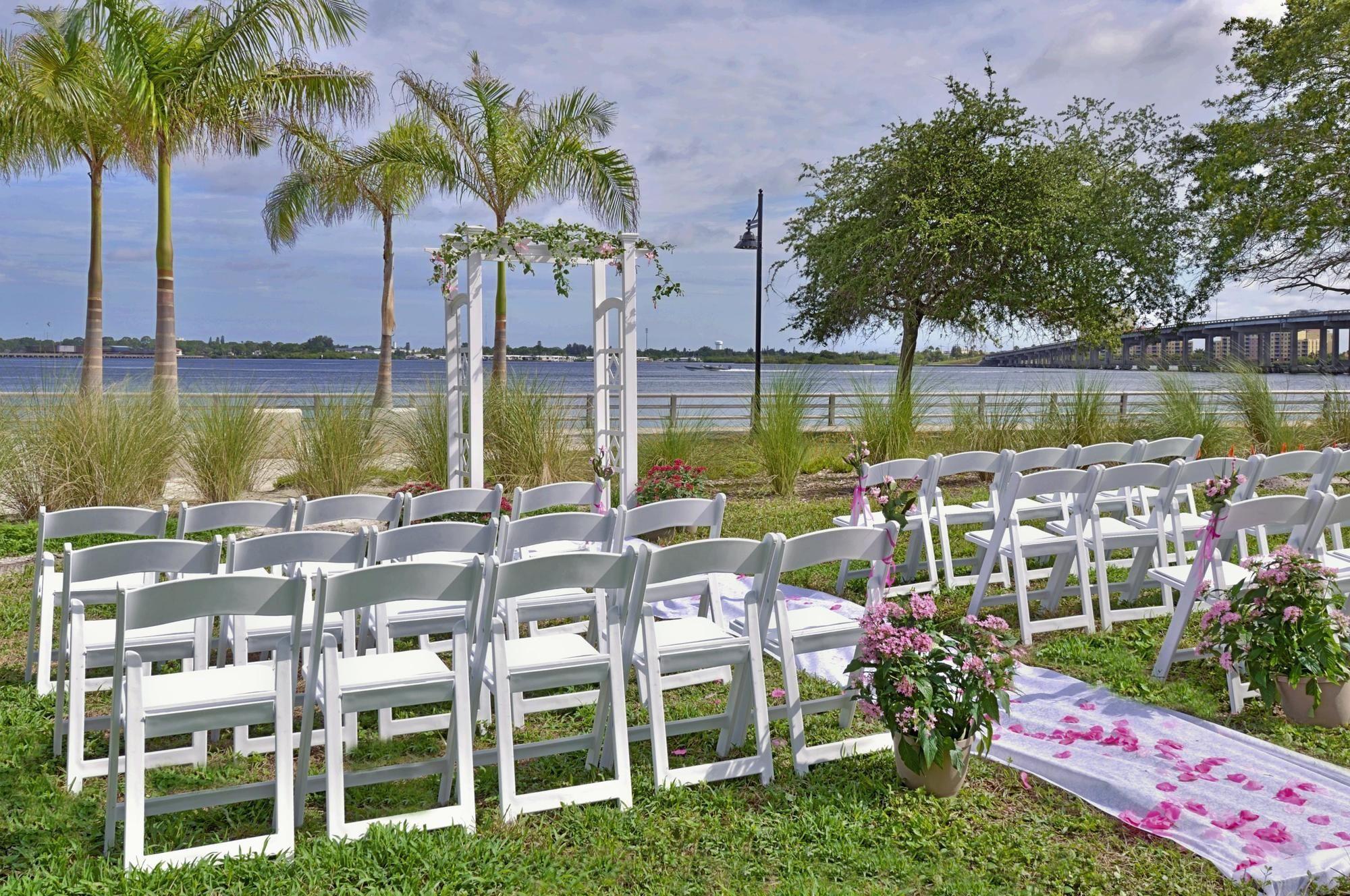 Courtyard By Marriott Bradenton Sarasota/Riverfront Exterior foto