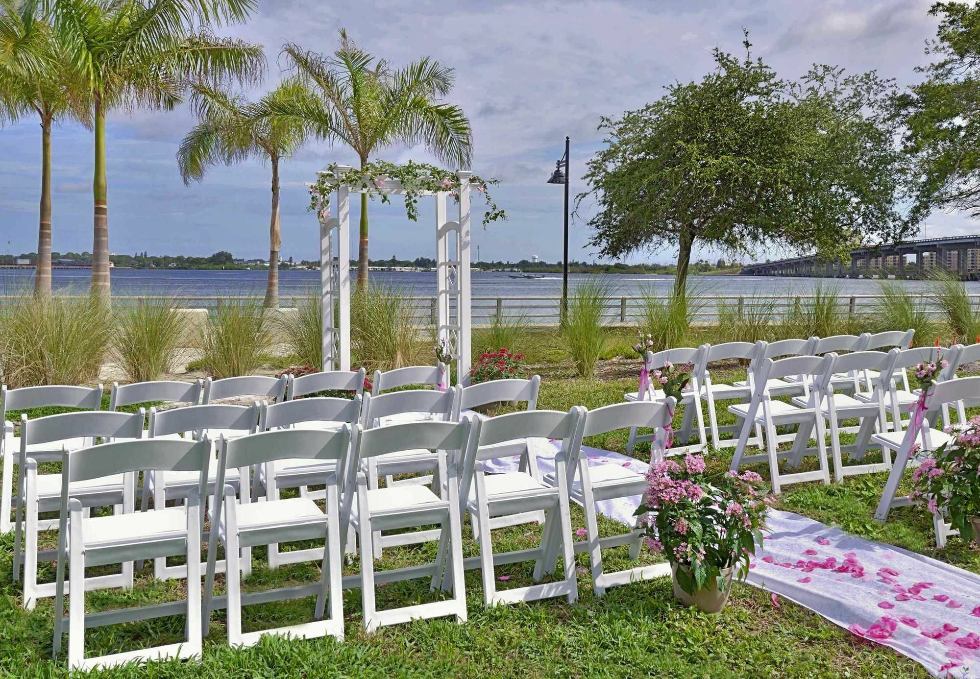 Courtyard By Marriott Bradenton Sarasota/Riverfront Exterior foto